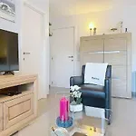 Zandloper Iii With Terrace By Interhome