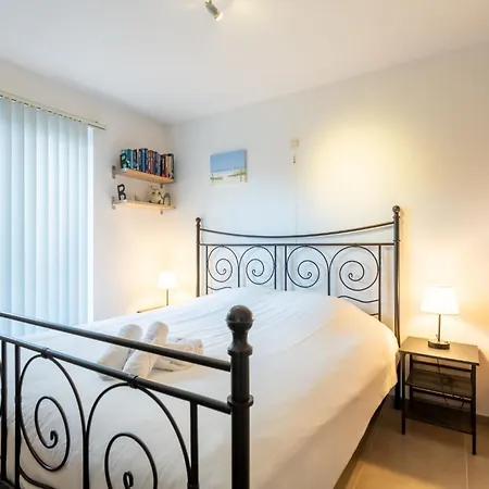 Zandloper Iii With Terrace By Interhome Apartament *