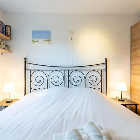 Zandloper Iii With Terrace By Interhome Apartament Bredene